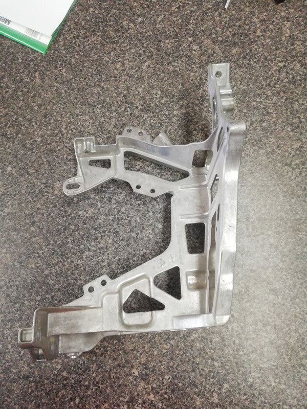Mercedes-Benz C-Class Aluminium, W205, C300, 2015, 2016, 2017, 2018 Right Headlight Support Bracket