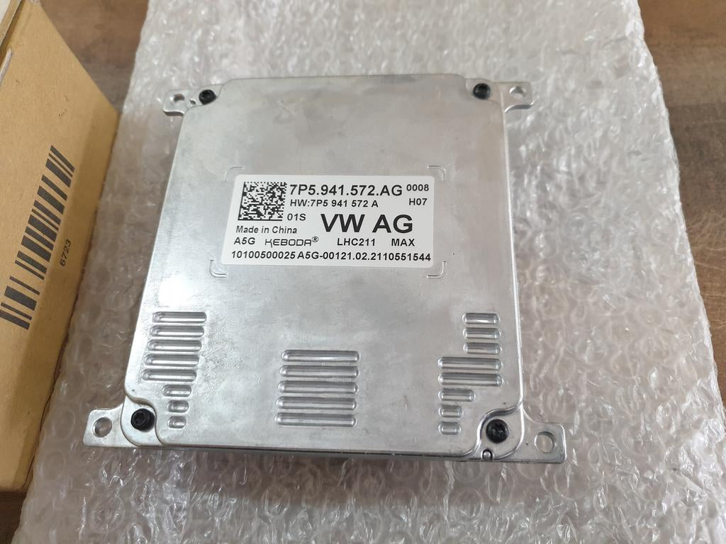 Volkswagen Tiguan Right Headlamp Control Unit