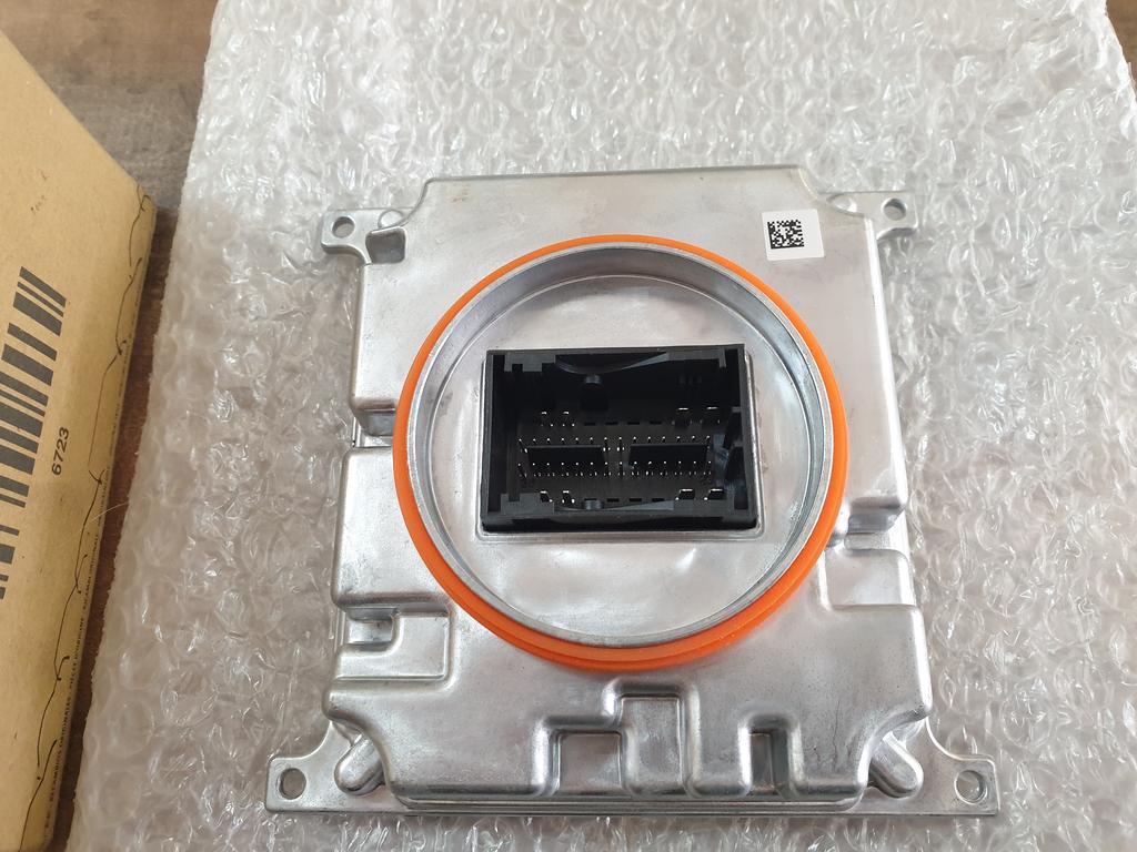 Volkswagen Tiguan Right Headlamp Control Unit