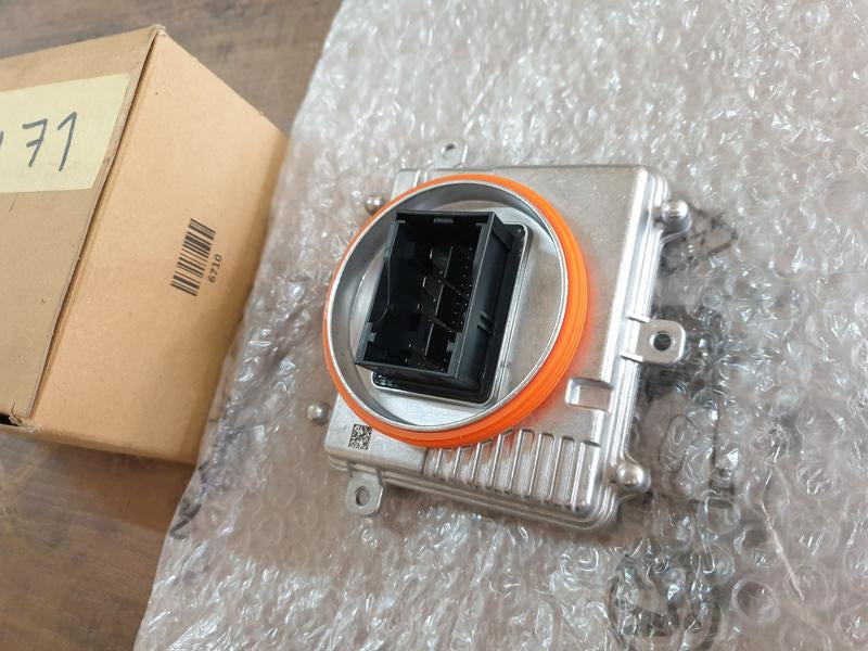 Original Used Volkswagen Polo Playa Right Headlight Control Unit