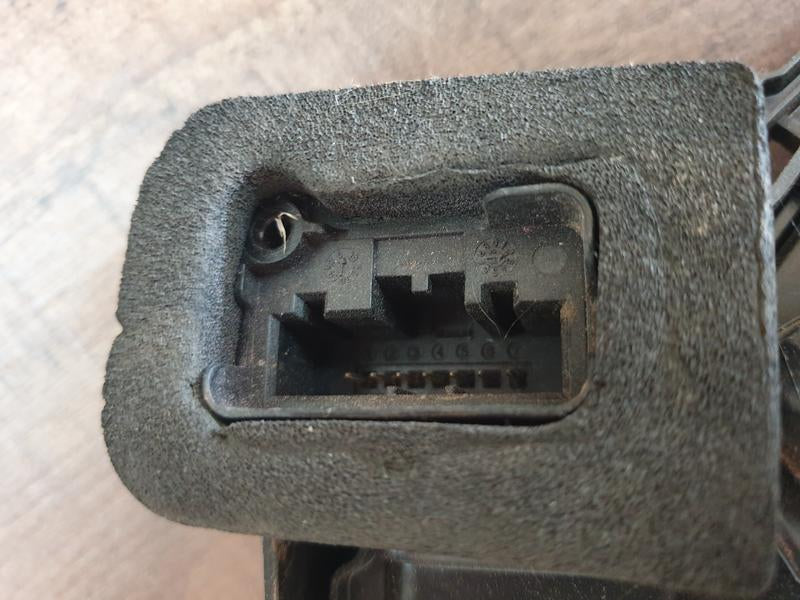 Original Used Volkswagen Polo Left Door Lock Mechanism