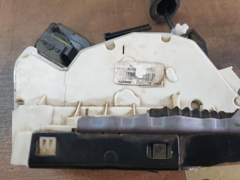 Original Used Volkswagen Polo Right Door Lock Mechanism