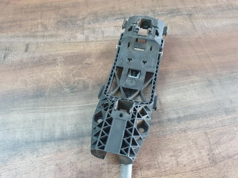 Original Used Volkswagen Polo Right Door Lock Mechanism
