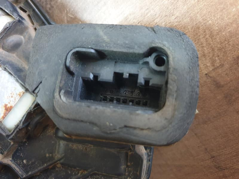 Original Used Volkswagen Polo Right Door Lock Mechanism