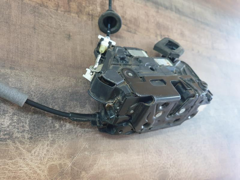 Original Used Volkswagen Polo Right Door Lock Mechanism