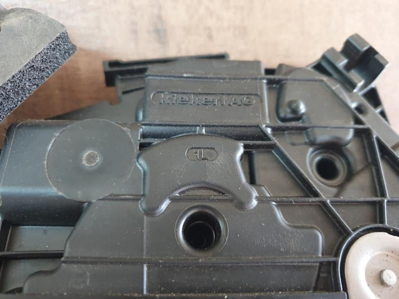 Original Used Volkswagen Golf Left Door Lock Mechanism