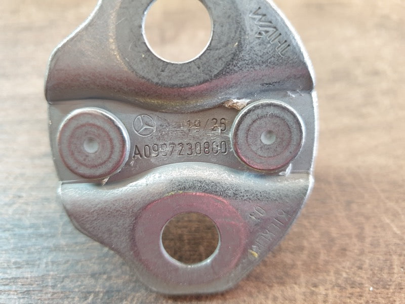 Original Used Mercedes-Benz A-Class B-Class C-Class CLA W177 W206 W247 X118 Door Lock Striker