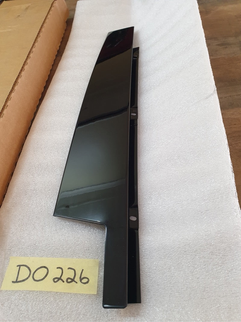Original New Mercedes-Benz GLE W167 Right Front Door B-Pillar Trim Blackout Moulding