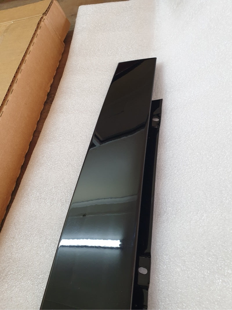Original New Mercedes-Benz GLE W167 Right Front Door B-Pillar Trim Blackout Moulding