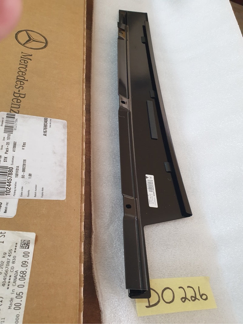 Original New Mercedes-Benz GLE W167 Right Front Door B-Pillar Trim Blackout Moulding