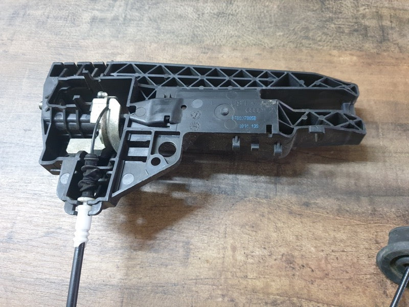 Original Used Audi A4 Left Front Door Lock Mechanism With Inner Door Handle