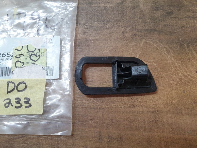 Original New Hyundai Venue 2021 Left Front Door Outer Handle Cover