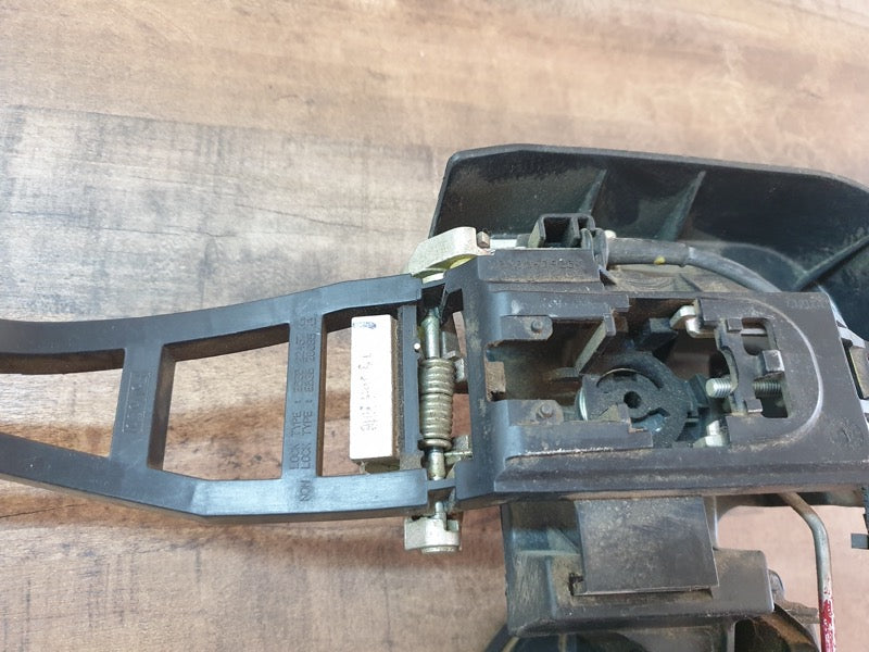 Original Used Ford Ranger Left Front Door Lock Mechanism With Inner Door Handle
