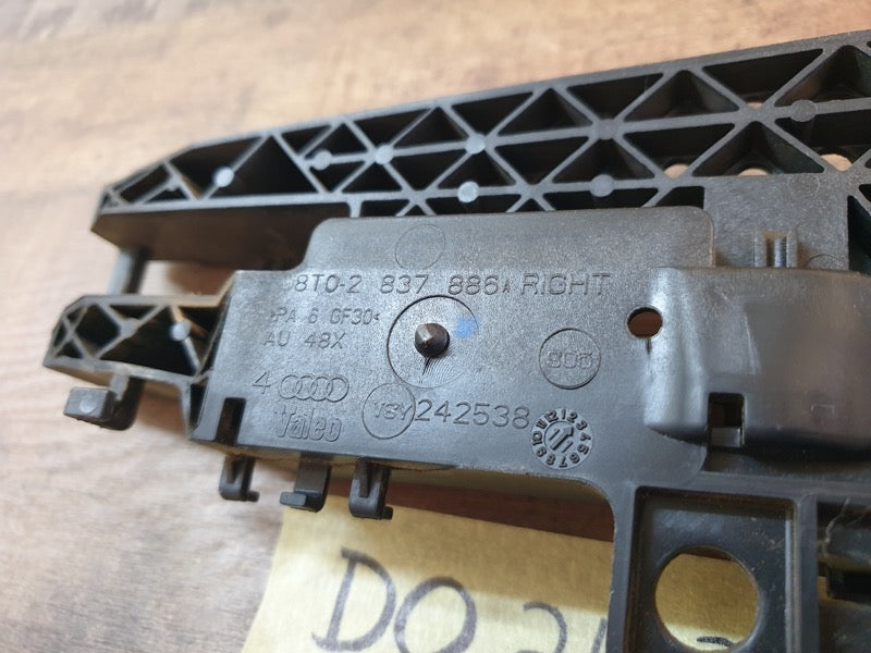 Original Used Audi Right Door Handle Bracket