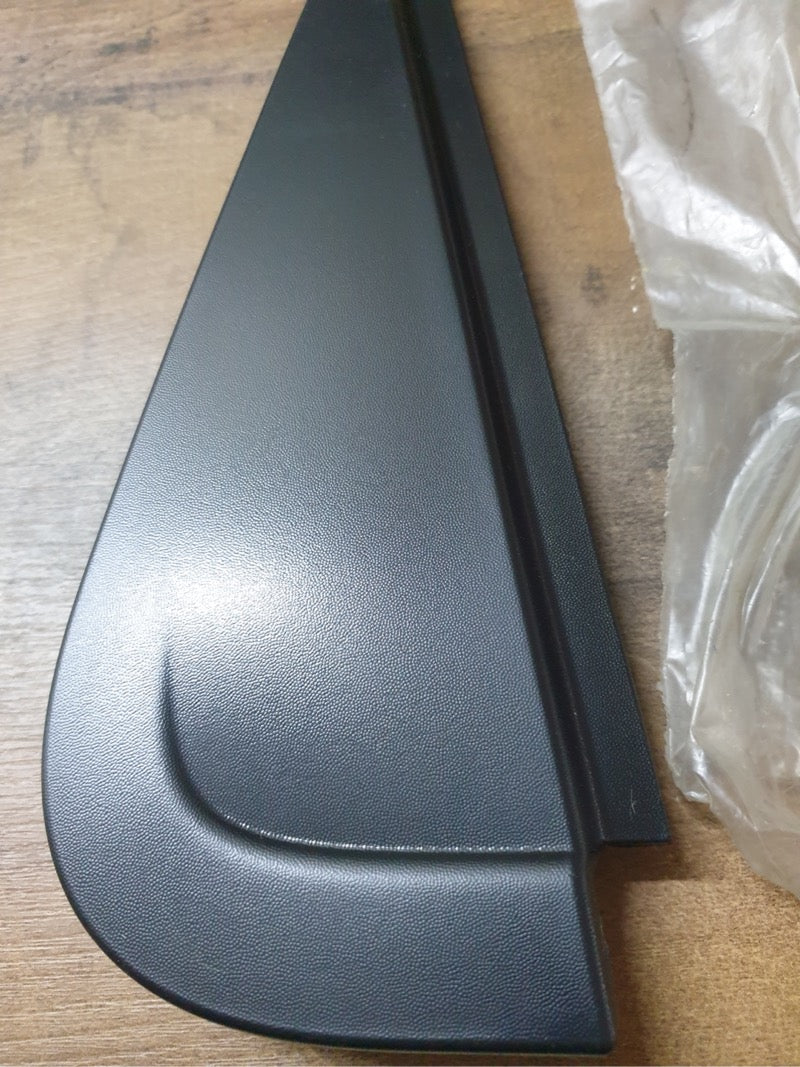 Original New Renault Duster Right Rear Door Frame Moulding