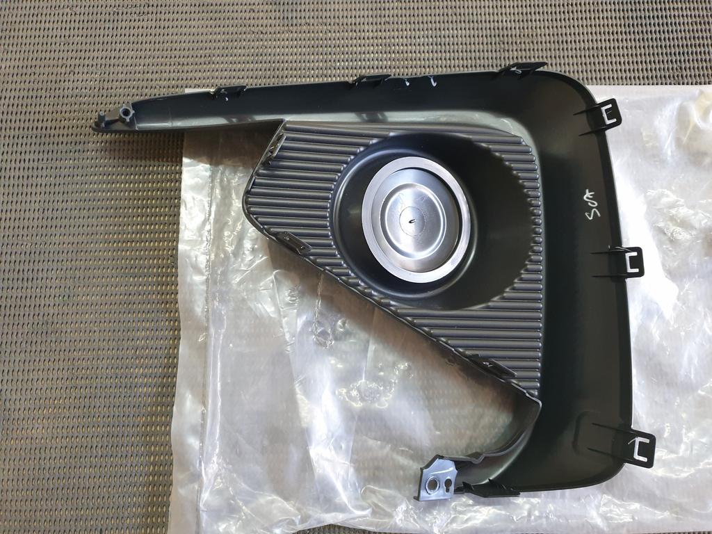 Suzuki Ertiga Toyota Rumion Right Front Fog Light Cover