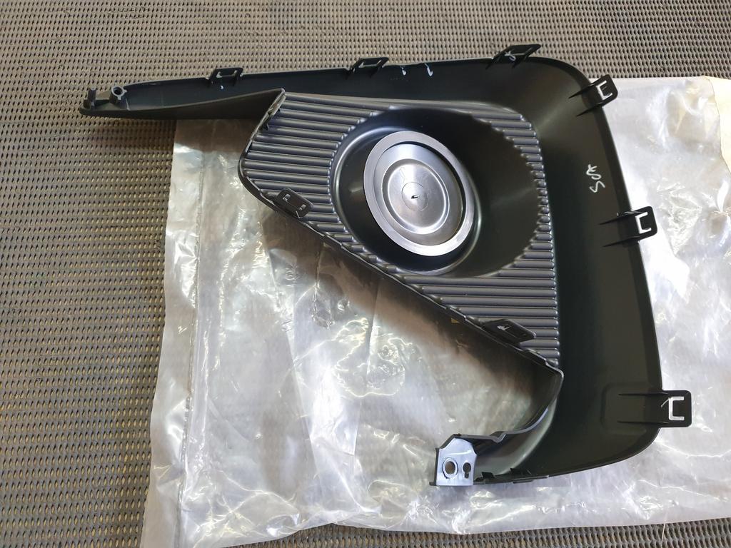 Suzuki Ertiga Toyota Rumion Right Front Fog Light Cover