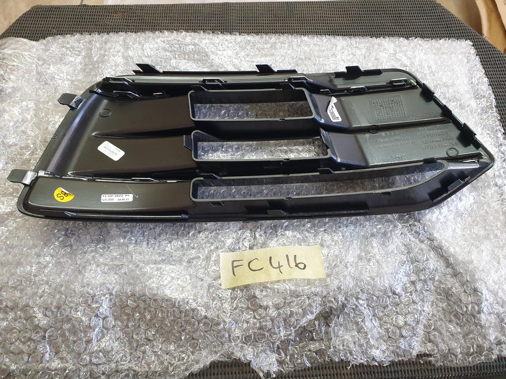 Audi Q5 Left Front Air Guide Grille