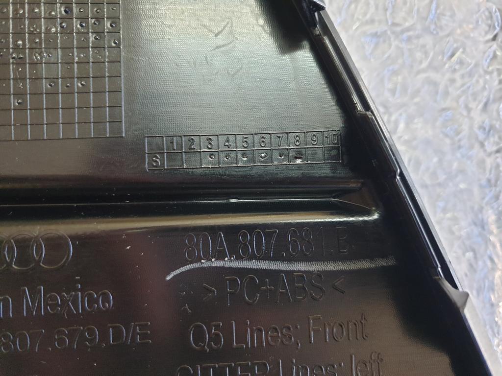 Audi Q5 Left Front Air Guide Grille