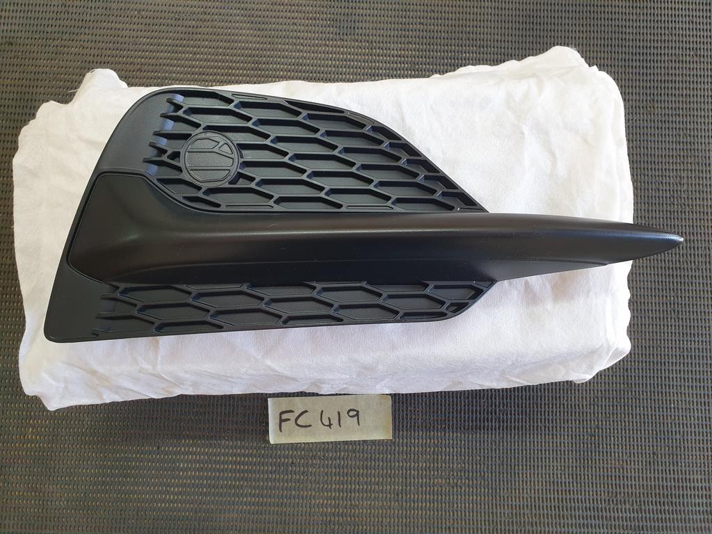 Nissan Qashqai Right Front Bumper Trim
