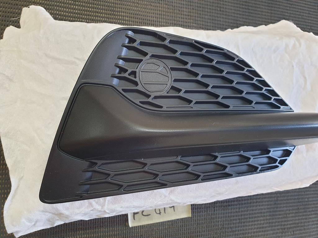 Nissan Qashqai Right Front Bumper Trim