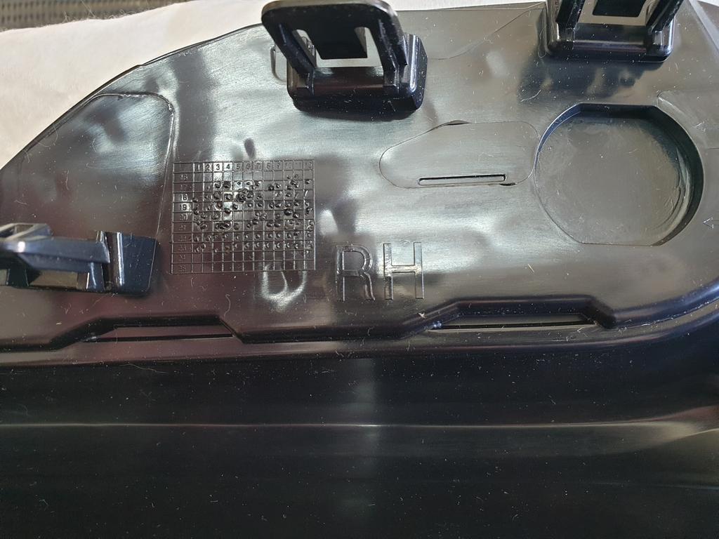 Nissan Qashqai Right Front Bumper Trim
