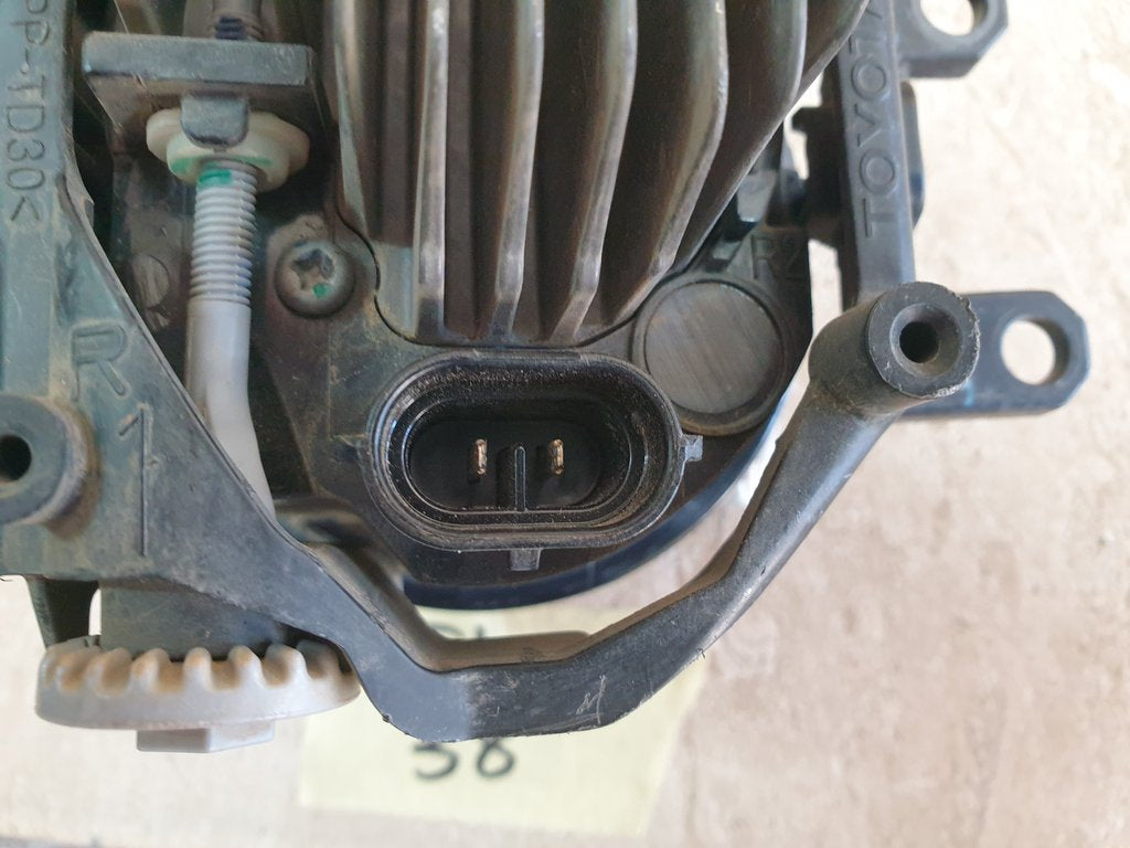 Toyota Land Cruiser 2018, with bracket Right Fog Light