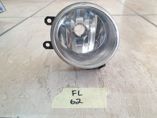 Toyota Hilux 2.4D, with bracket Right Fog Light