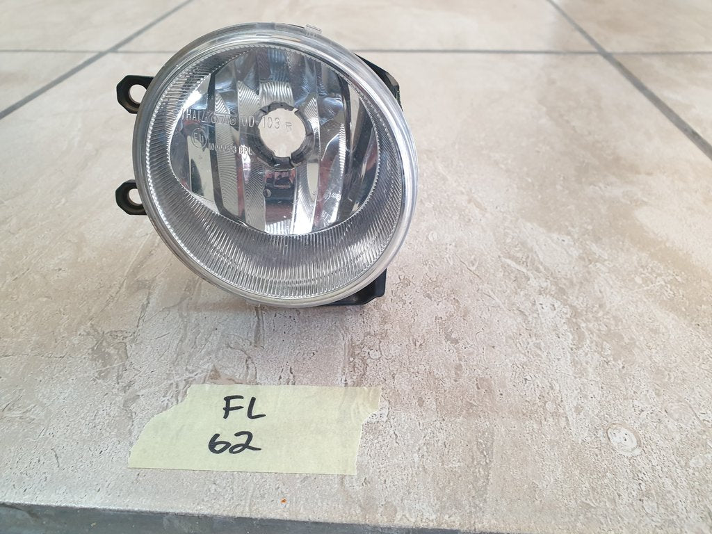 Toyota Hilux 2.4D, with bracket Right Fog Light