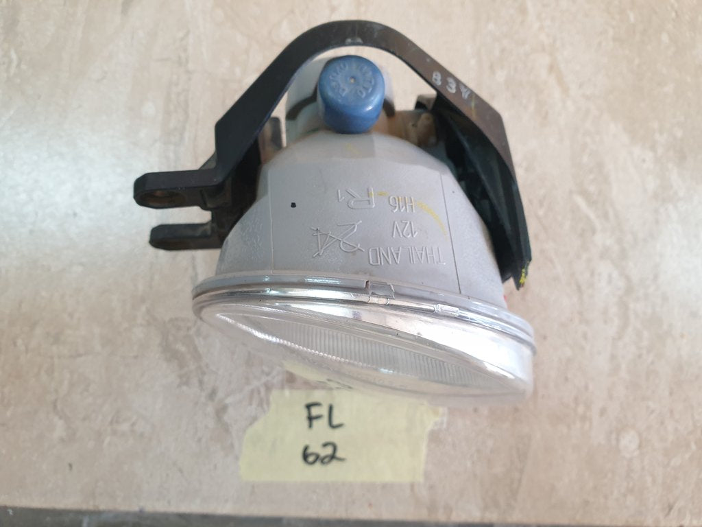 Toyota Hilux 2.4D, with bracket Right Fog Light