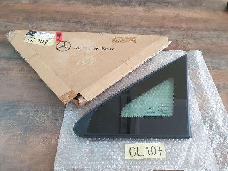 Original New Mercedes-Benz V-Class W447 Left Front Side Window Pane Glass