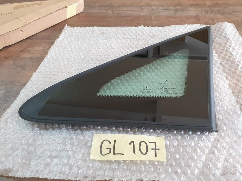 Original New Mercedes-Benz V-Class W447 Left Front Side Window Pane Glass