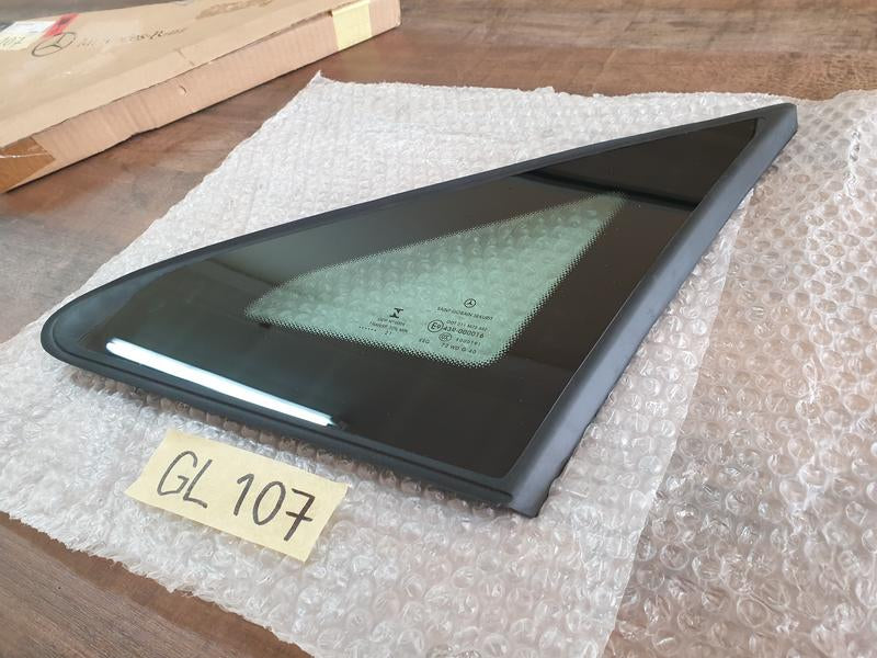 Original New Mercedes-Benz V-Class W447 Left Front Side Window Pane Glass