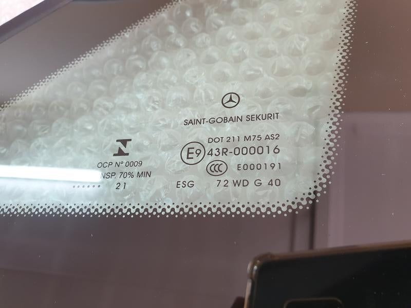 Original New Mercedes-Benz V-Class W447 Left Front Side Window Pane Glass