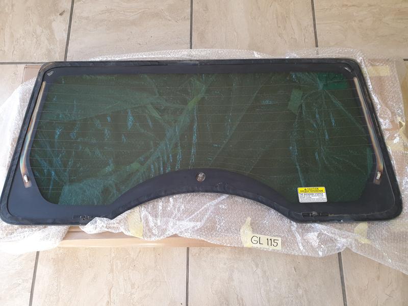 Original Used Mitsubishi Pajero Rear Windscreen Glass