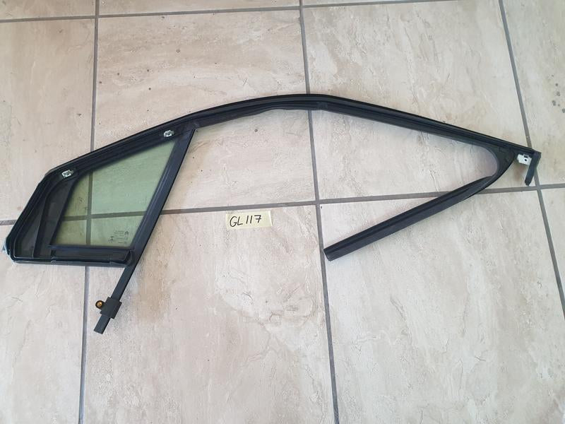 Original Used Opel Crossland X Right Front Window Channel With Quarter Glass Fixed Window