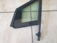 Original Used Opel Crossland X Left Front Window Channel With Quarter Glass Fixed Window