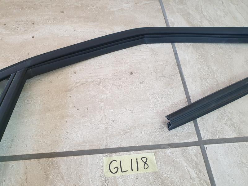 Original Used Opel Crossland X Left Front Window Channel With Quarter Glass Fixed Window