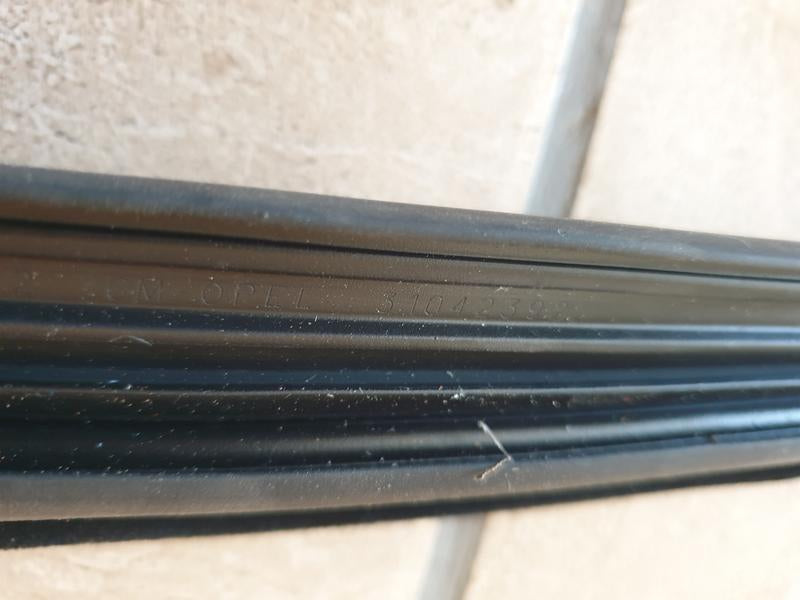 Original Used Opel Crossland X Left Front Window Channel With Quarter Glass Fixed Window