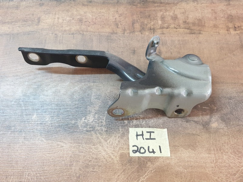 Original Used Hyundai i20 Motion 2026 Left Front Bonnet Hinge