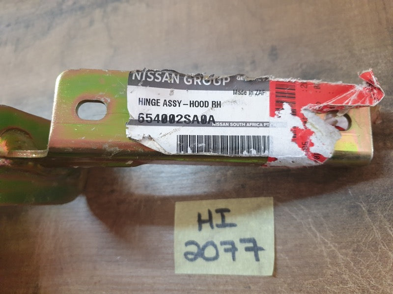 Original New Nissan NP300 Right Front Bonnet Hinge