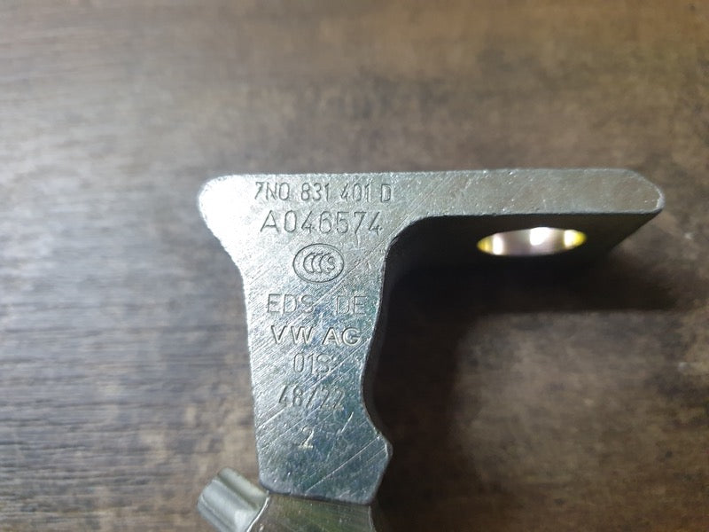 Original New Volkswagen Polo Left Front Door Hinge