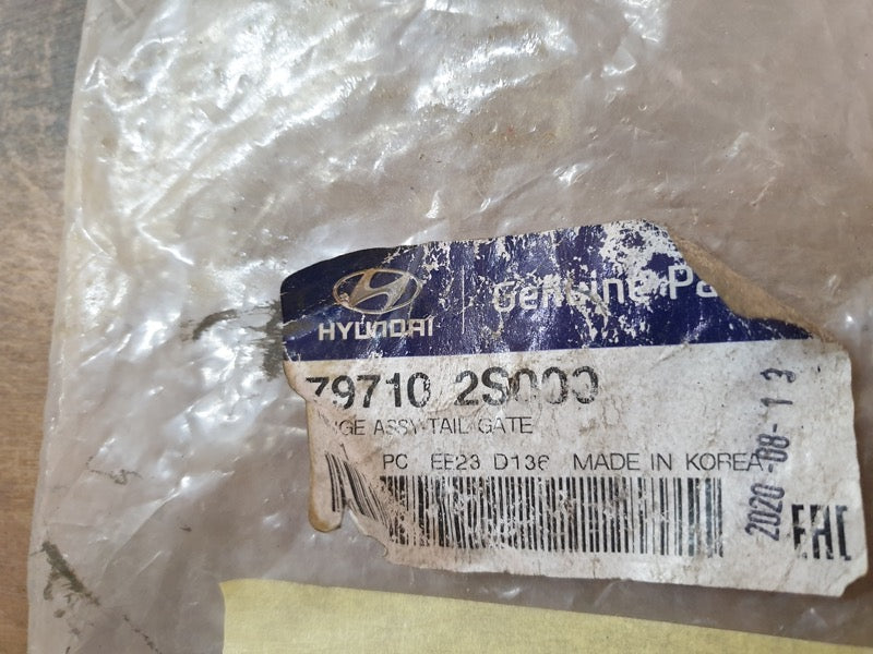 Original New Hyundai Tucson Rear Boot Lid Hatch Hinge