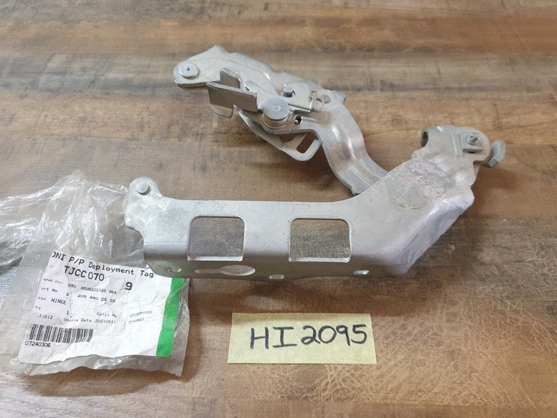 Original New Mercedes-Benz C-Class W205 Left Front Bonnet Hinge