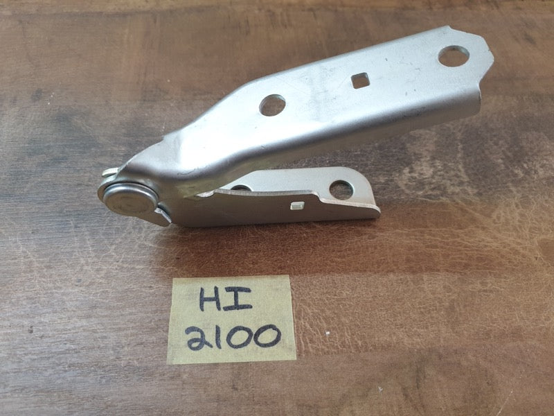 Original New Volkswagen Polo Right Front Bonnet Hinge