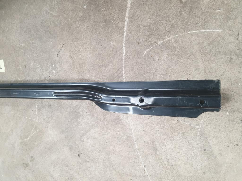 Original New Volkswagen Amarok Front Upper Slam Tray