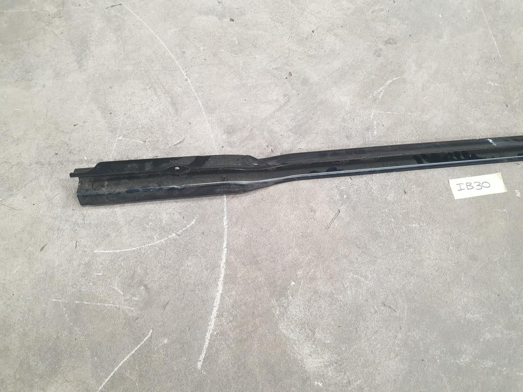 Original New Volkswagen Amarok Front Upper Slam Tray