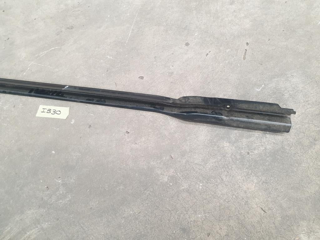 Original New Volkswagen Amarok Front Upper Slam Tray