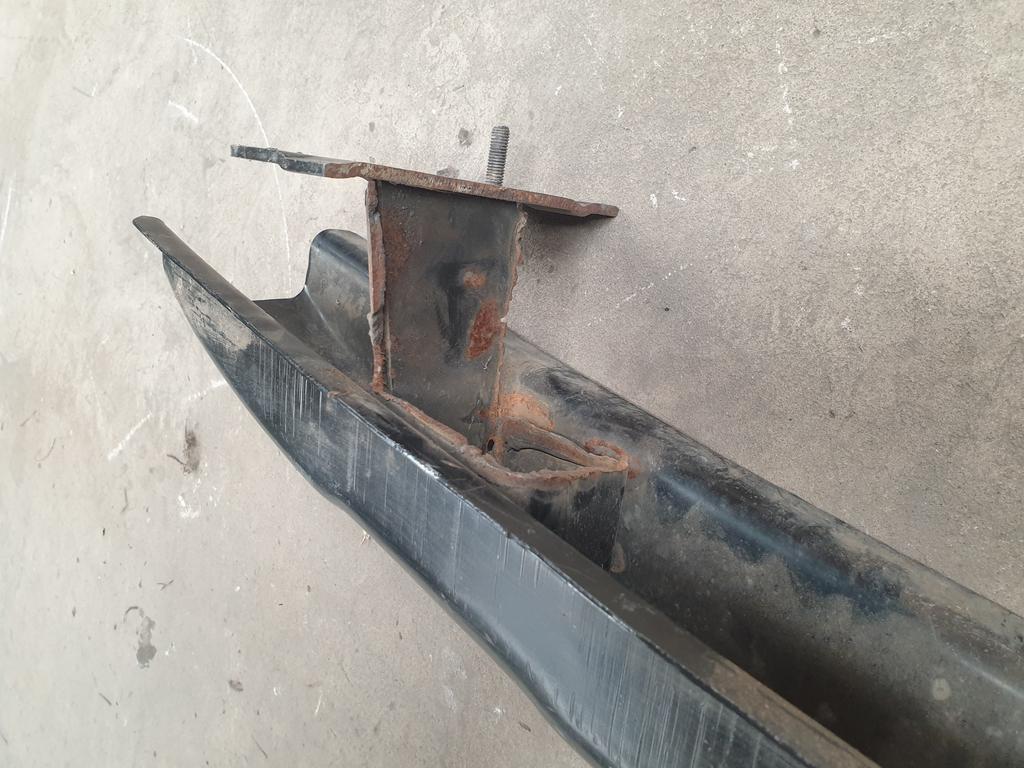 Original Used Volkswagen Caddy Rear Bumper Reinforcement
