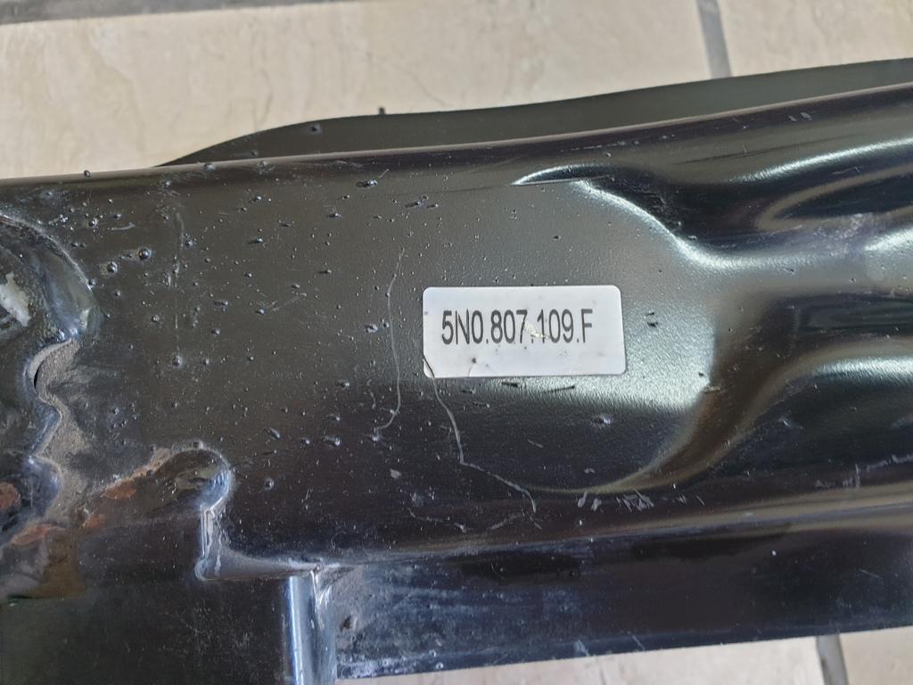 Original Used Volkswagen Tiguan Front Bumper Reinforcement